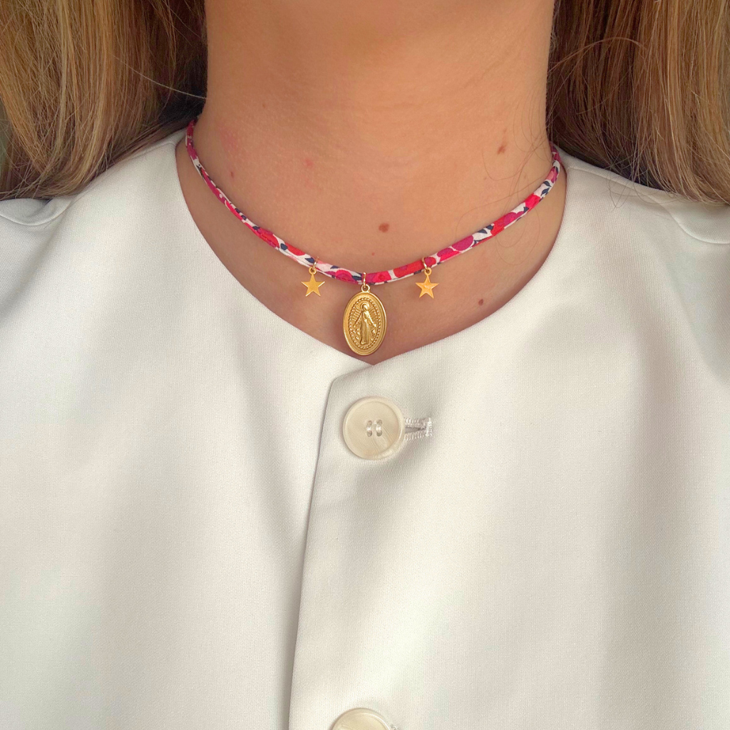 COLLIER LAETITIA