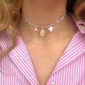 COLLIER AVA